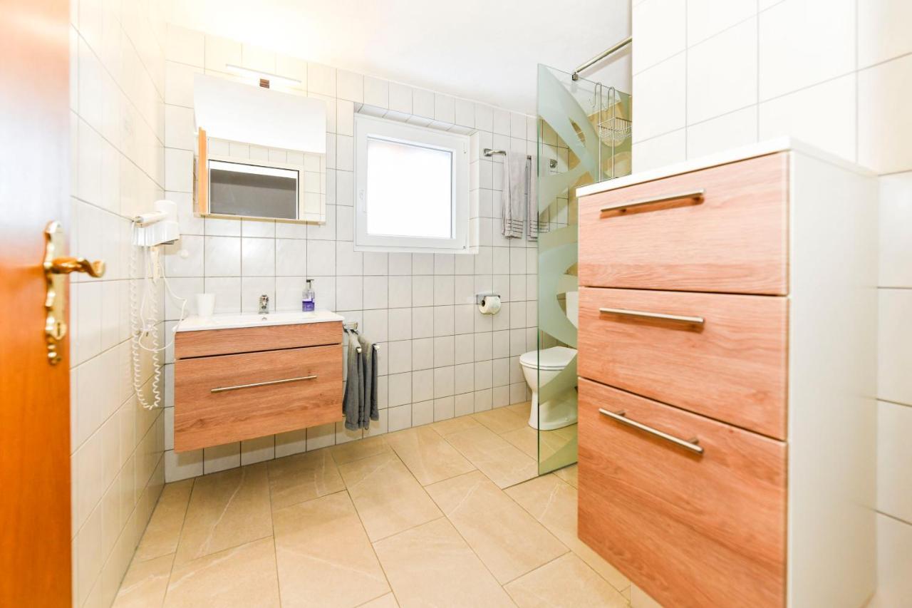 Gaestehaus Genf Velden am Woerthersee Ngoại thất bức ảnh