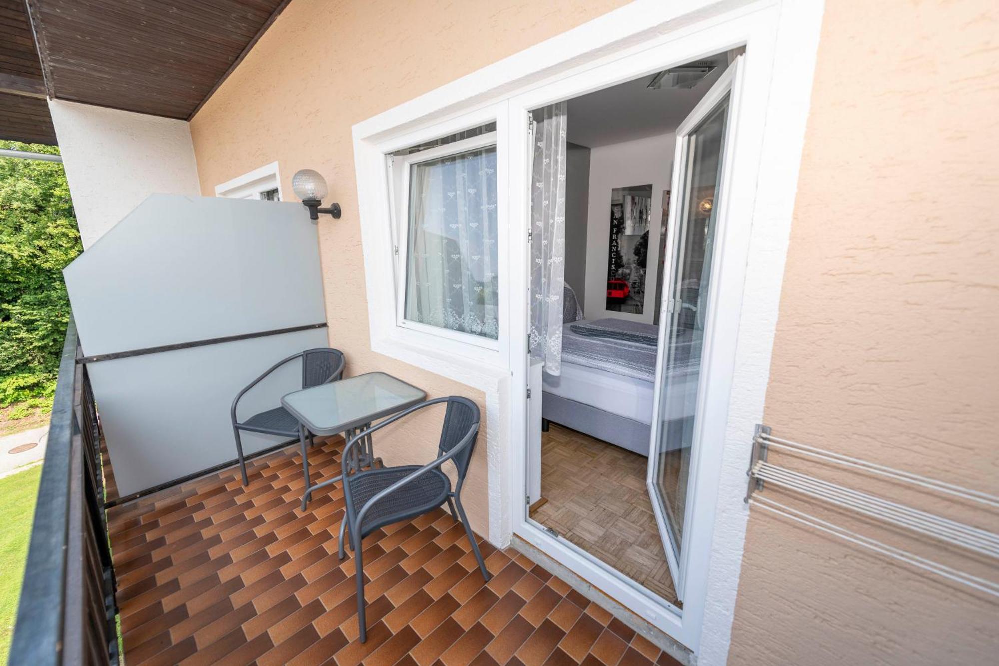 Gaestehaus Genf Velden am Woerthersee Phòng bức ảnh