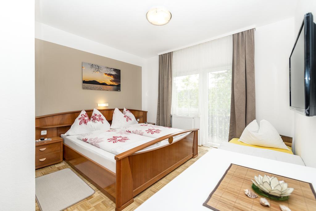 Gaestehaus Genf Velden am Woerthersee Phòng bức ảnh